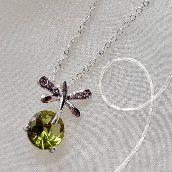 Avon Dragonfly Necklace Green Crystal Rhinestone Silver Tone Pendant 18" N23 - Picture 6 of 17